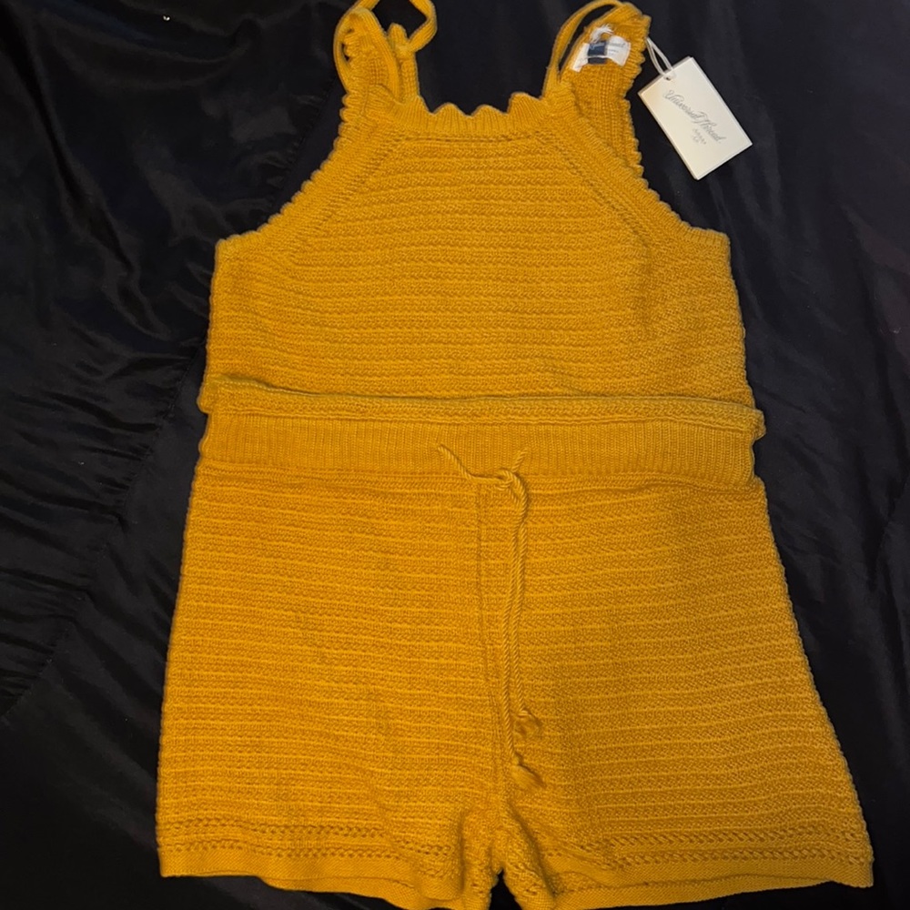 BNWT Universal Threads knit short romper